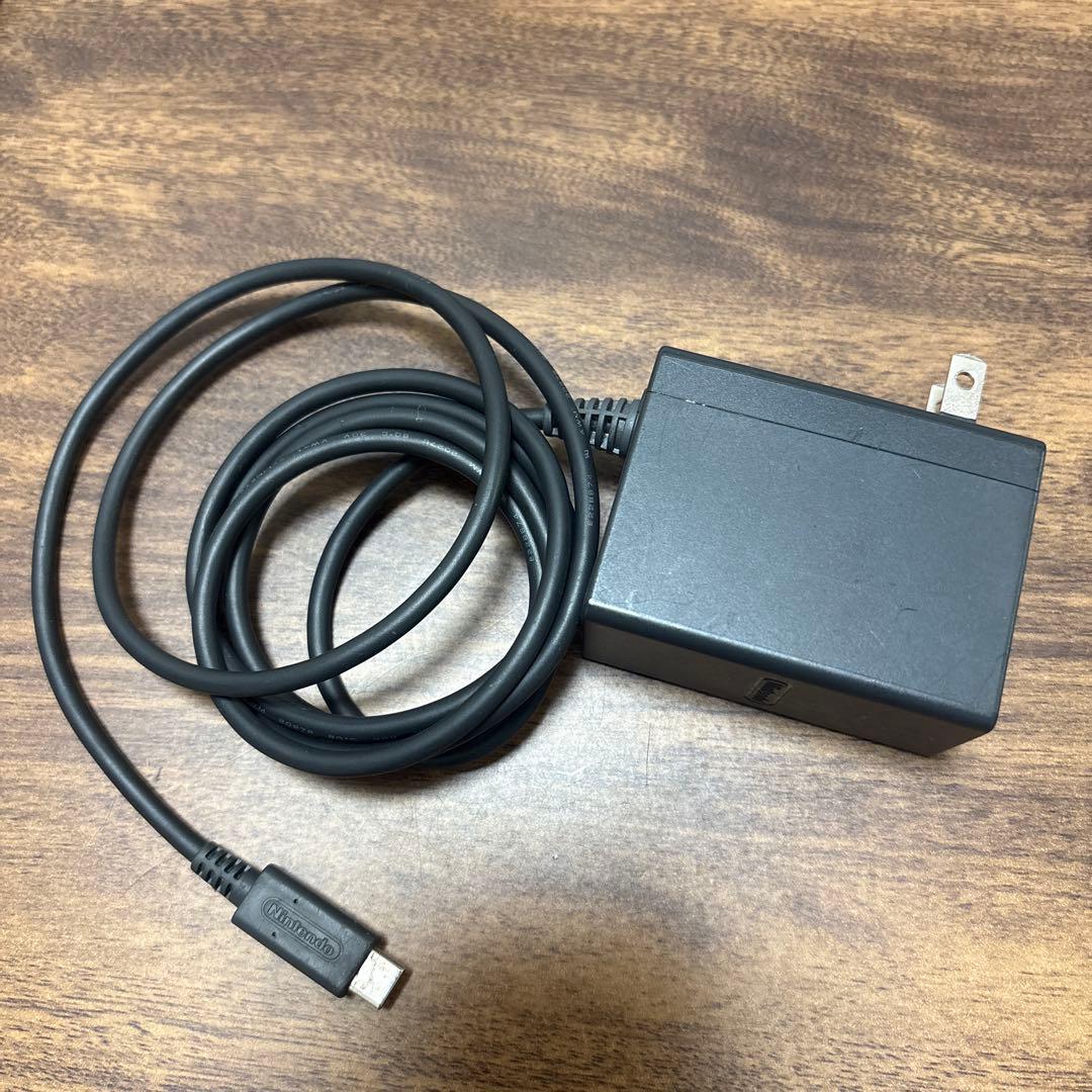 ジャンク Switch 本体➕Switch lightワイヤレスコントローラー