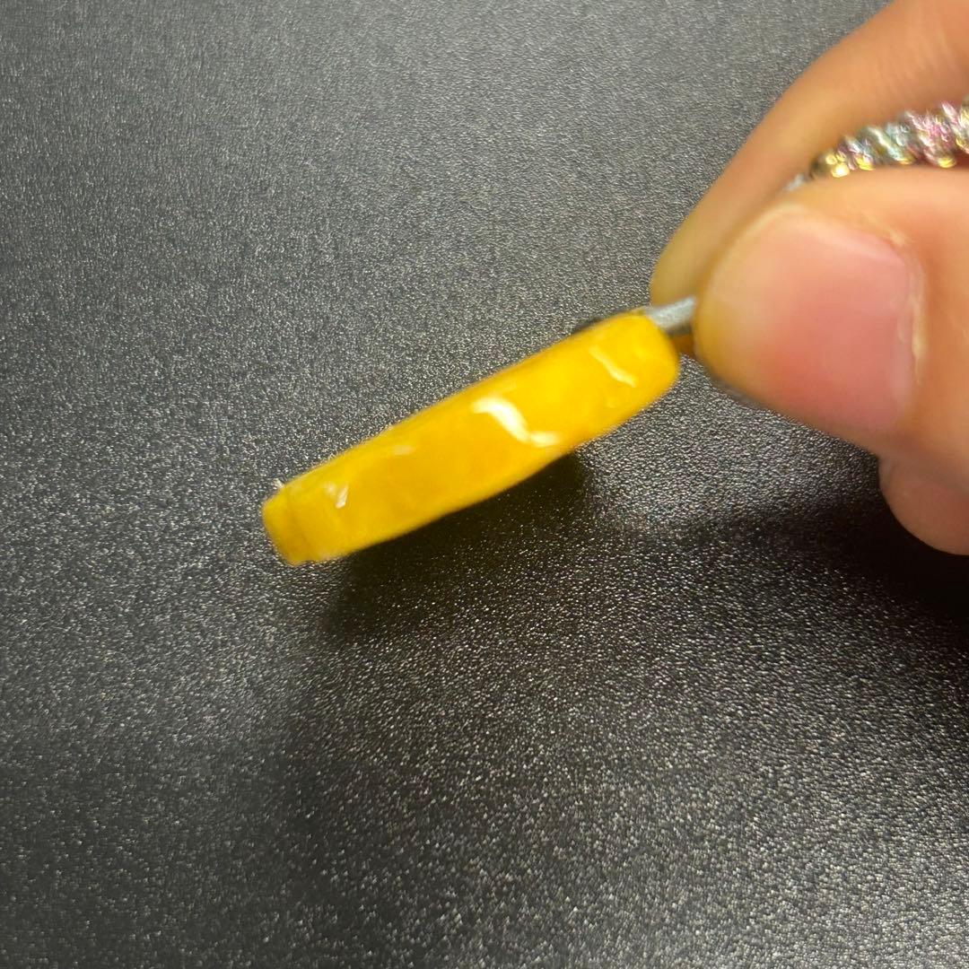 本翡翠ペンダント　キンモクセイ色　鎖模様　可愛い