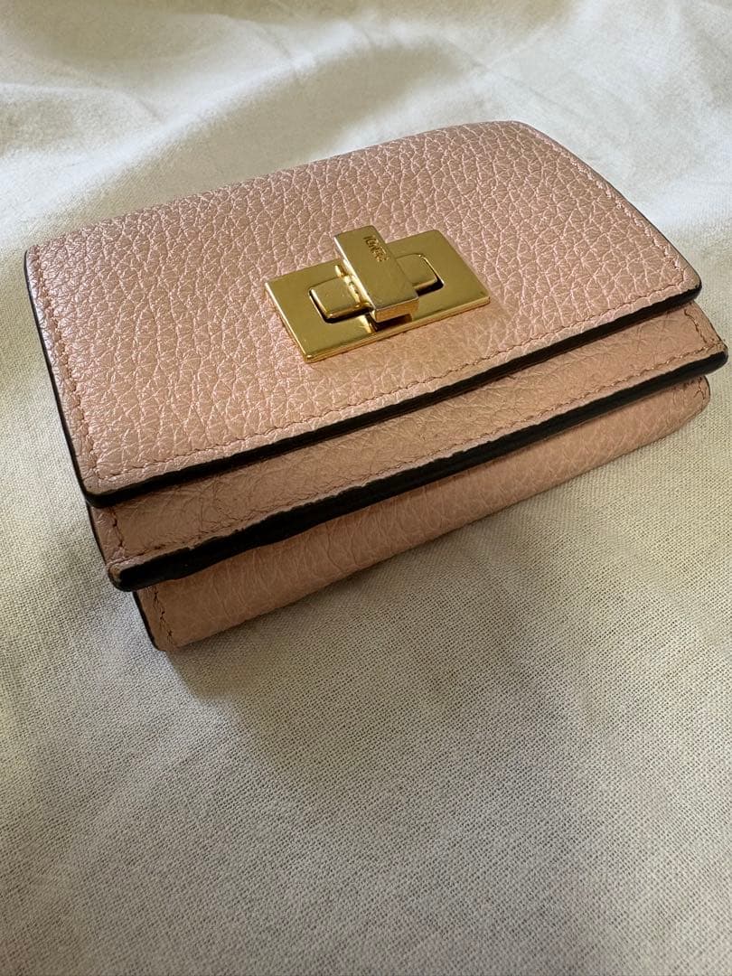 FENDI ピンク 三つ折り財布