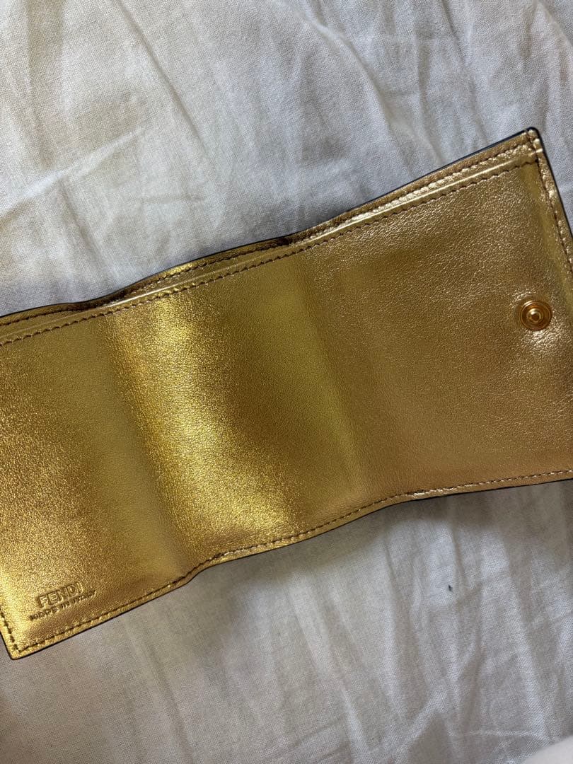 FENDI ピンク 三つ折り財布