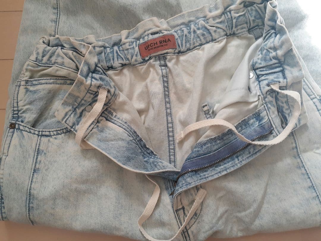 URCH RNA ケミカル加工のワイドストレートパンツ