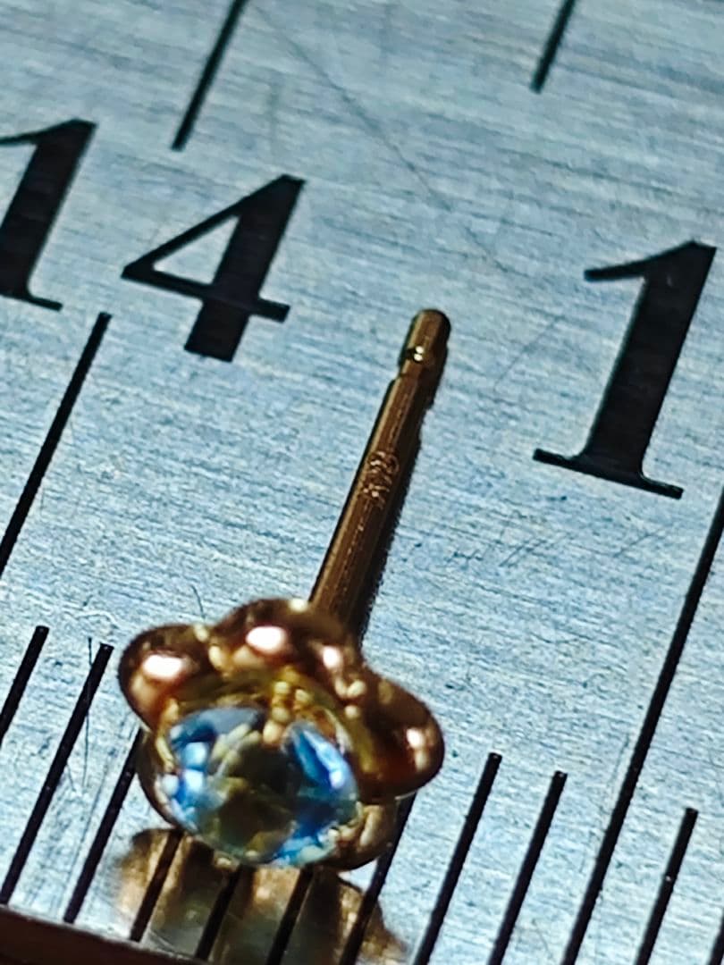 ブルートパーズ ピアス K18YG