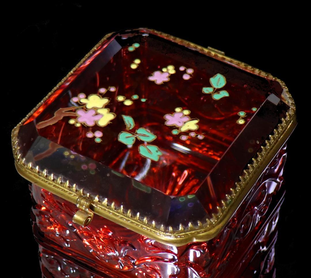 オールド・バカラ 激レア1890年頃 赤ガラスエナメル彩ブロンズ装飾蓋物 刻印有