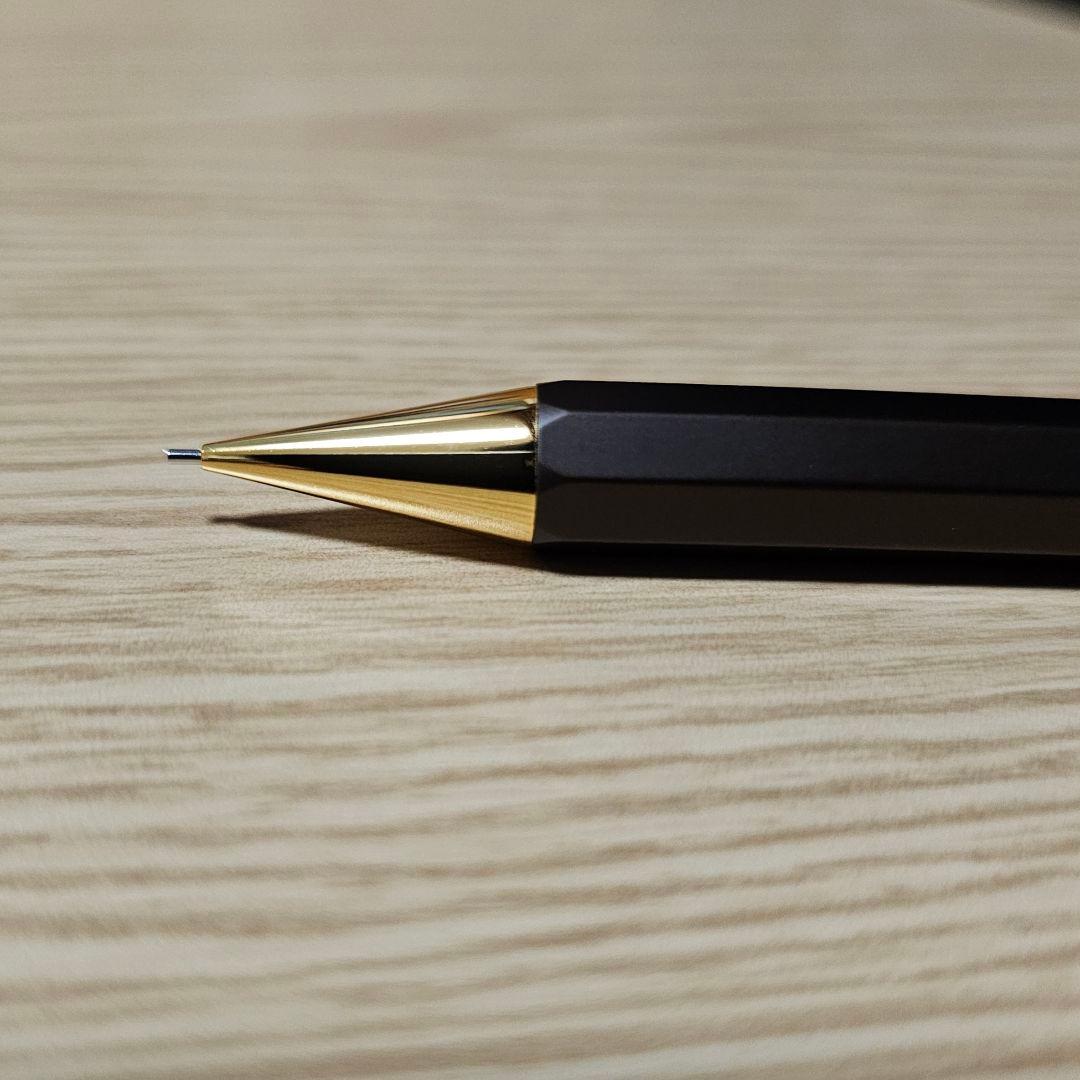 【伊東屋限定】カヴェコ　スペシャル　オリーブブラウン　ペンシル　０．５ｍｍ