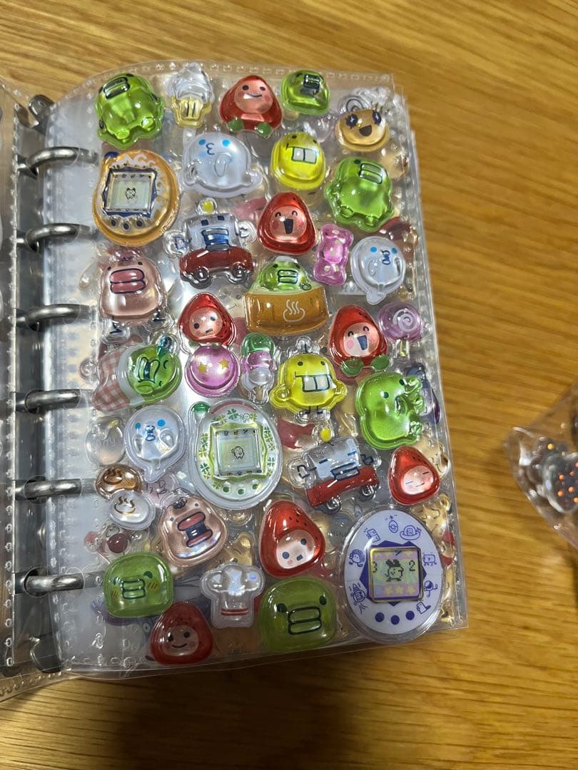 髙*ー様 シール帳　完成品　たまごっち　サンリオ等