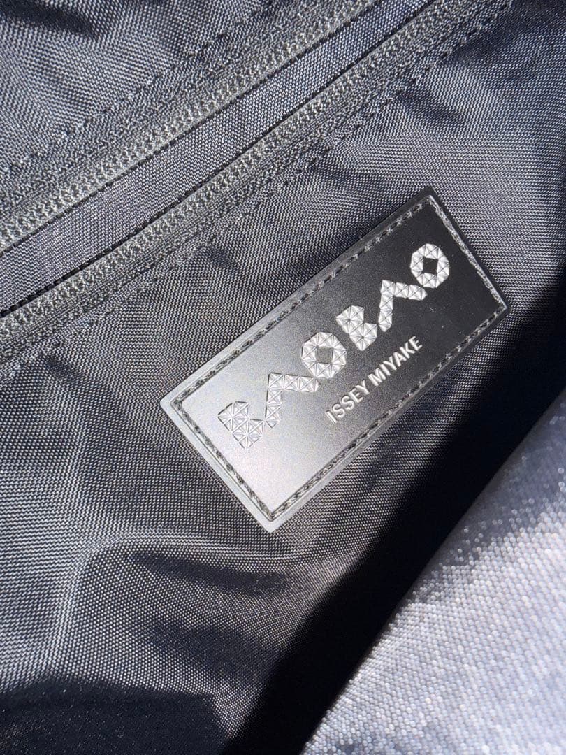 ISSEY MIYAKE ブラックトートバッグ
