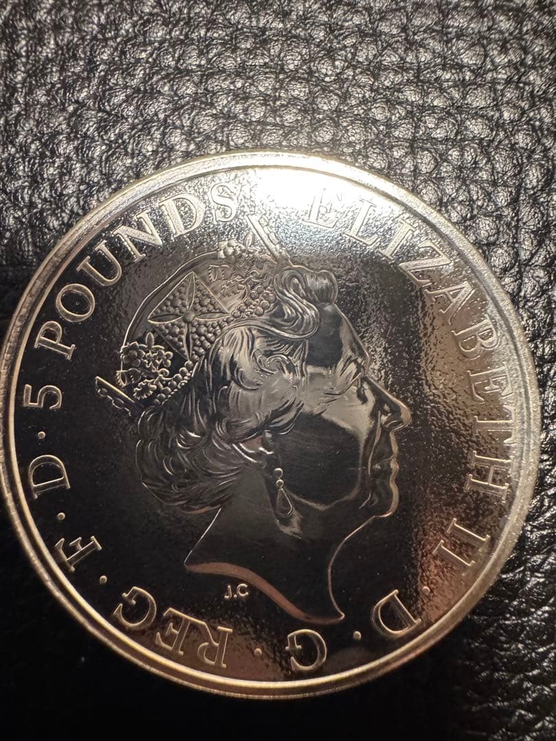 クイーンズビースト　レッドドラゴン　2017年　2オンス　銀貨