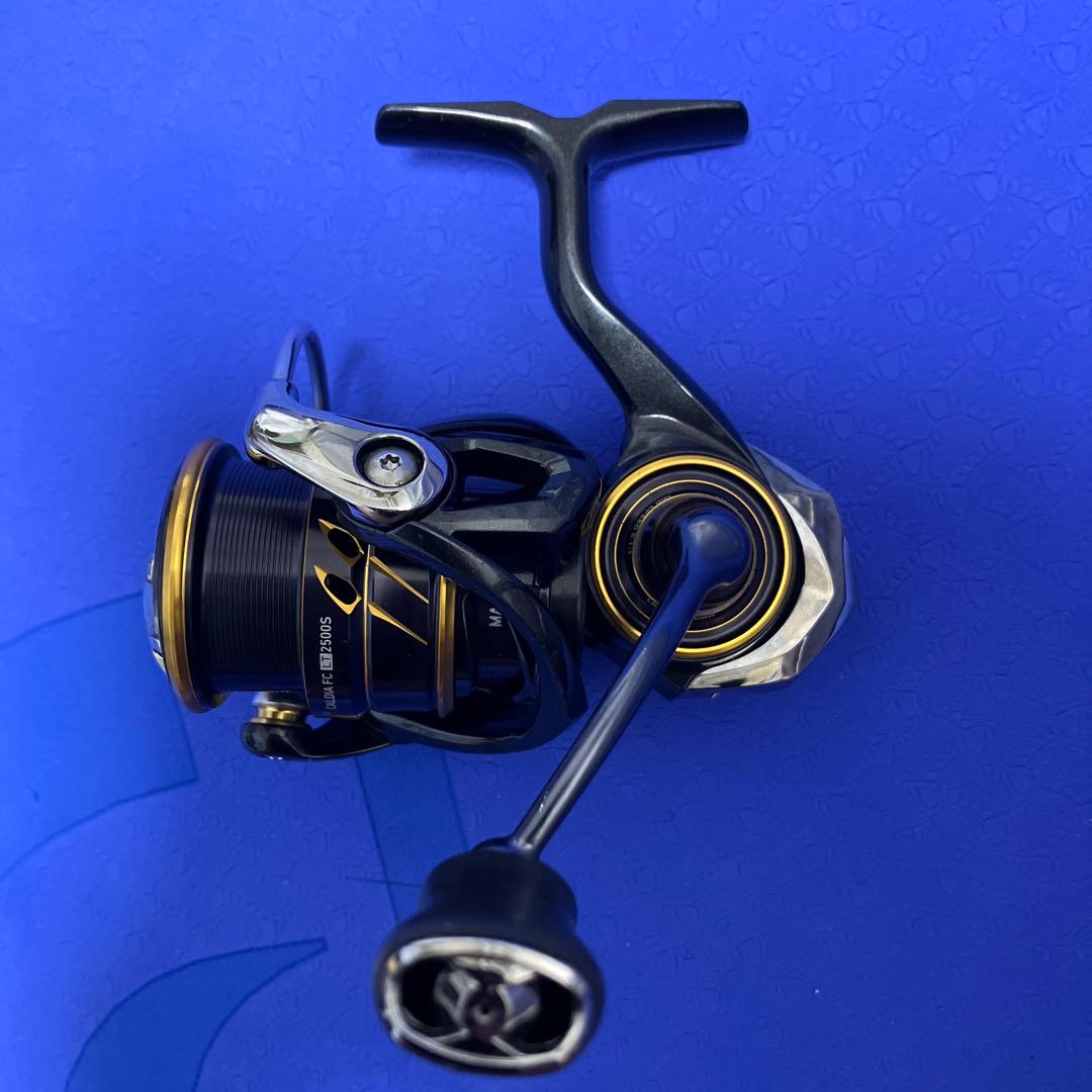 CALDIA FC LT 2500S スピニングリール