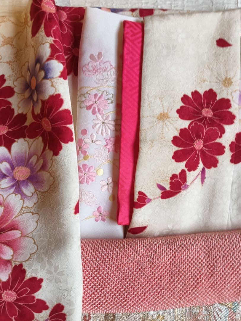 振袖フルセット　未着用　現代柄　深い赤　花づくし　極美品　丈165 裄67