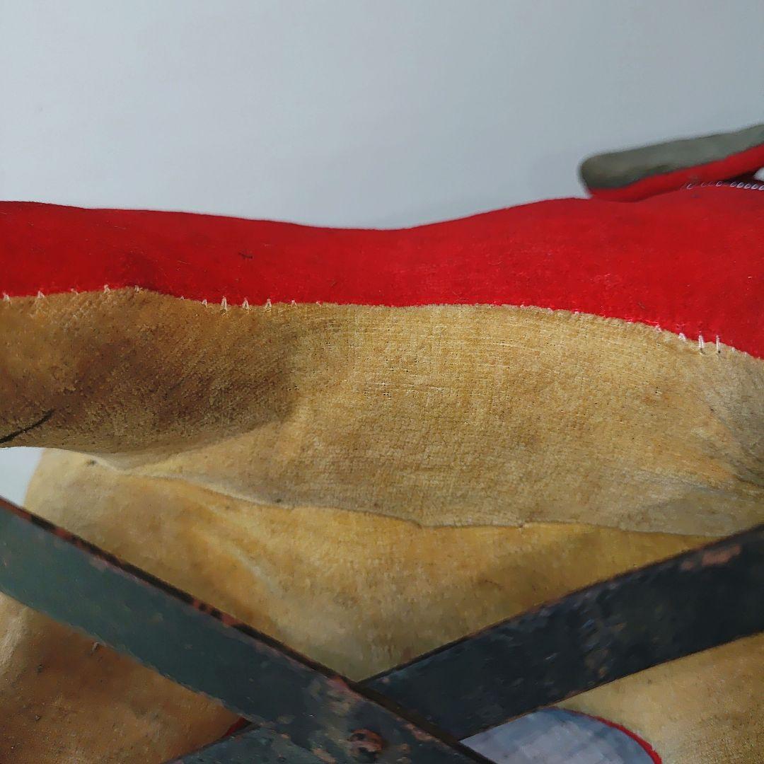 アンティーク人形　赤い犬の引きぐるま玩具