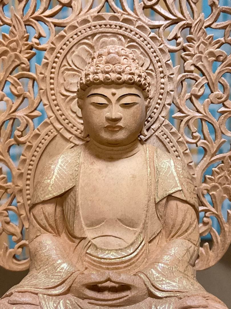 仏像／楠造り・阿弥陀如来座像　新品・現状品【高さ33cm 幅／12cm 美品】。