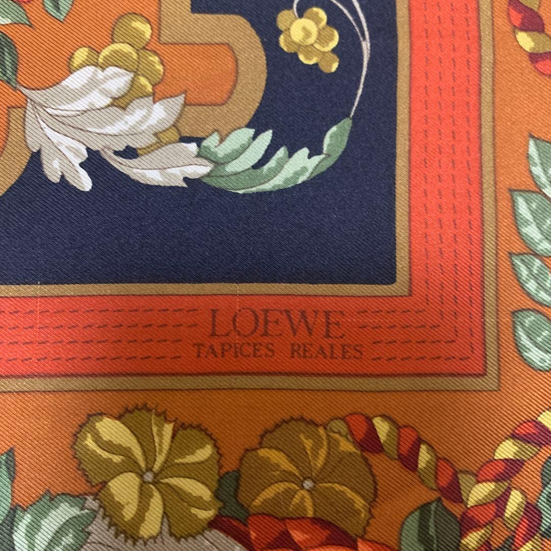 スミレ♡ 　LOEWE シルク　スカーフ 大判　総柄　花柄　イタリア製