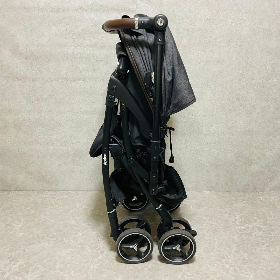 展示品　ほぼ未使用　アップリカ　ラクーナ クッション フリー　ベビーカー　グレー