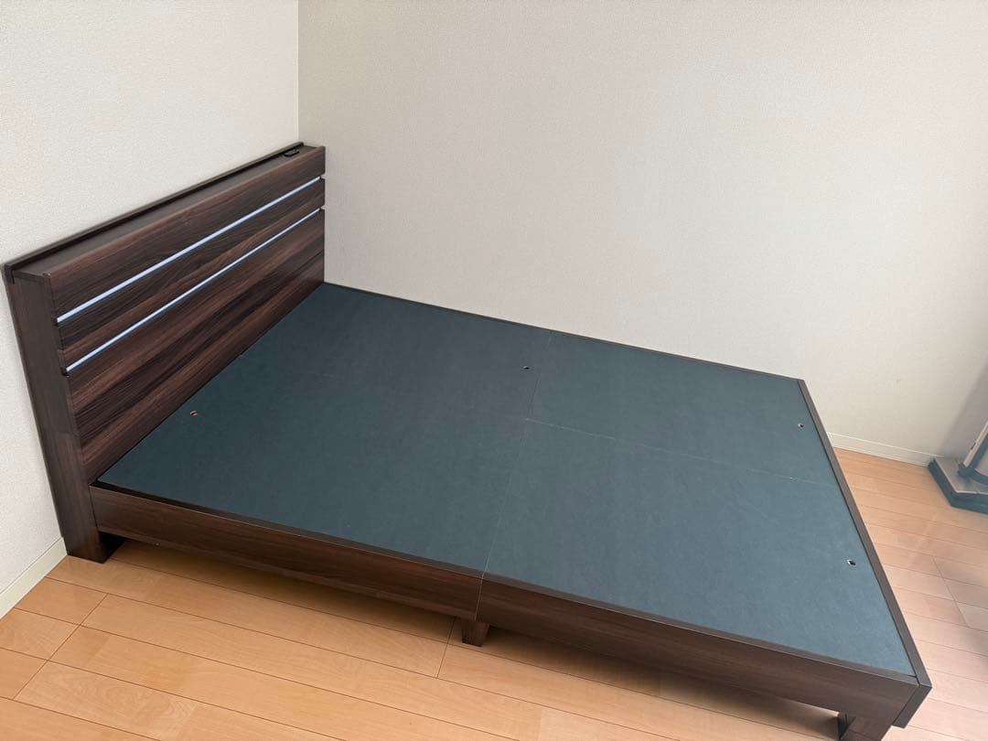 ダブルベッドフレーム LEDライト付き 高崎市周辺引き取り限定