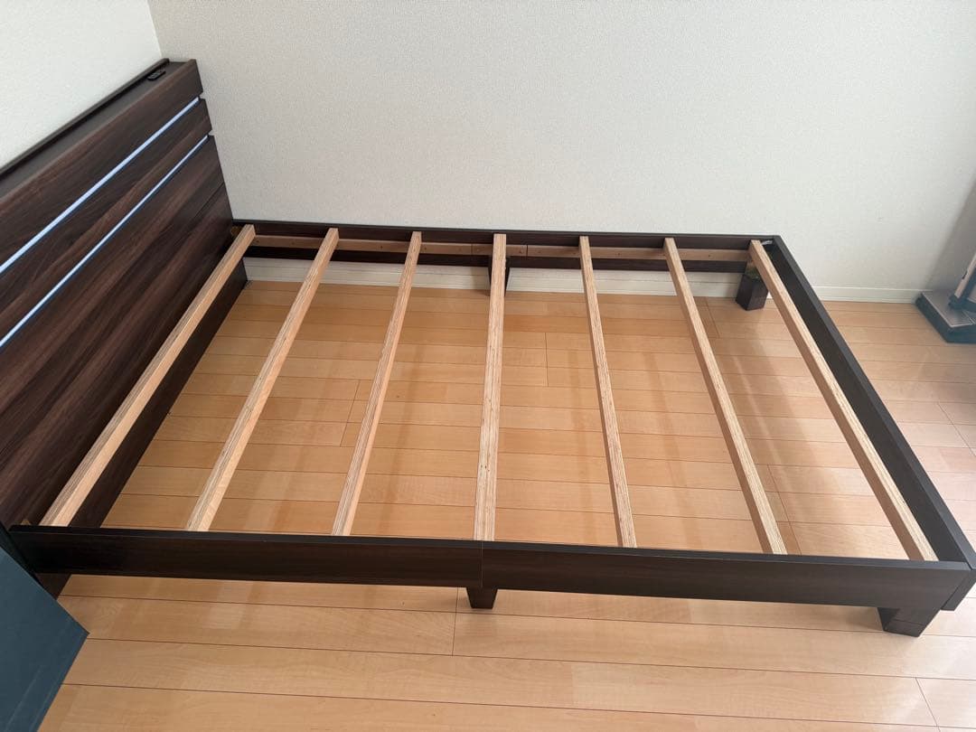 ダブルベッドフレーム LEDライト付き 高崎市周辺引き取り限定