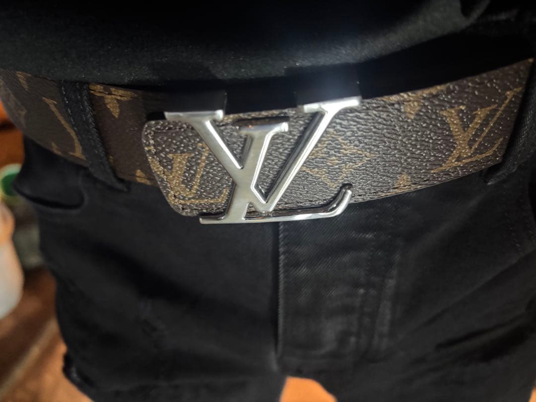 ルイヴィトン　LV ベルト