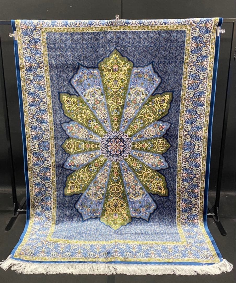 シルク100％　 最高峰225万ノット　イラン産　手織り 高級ペルシャ絨毯