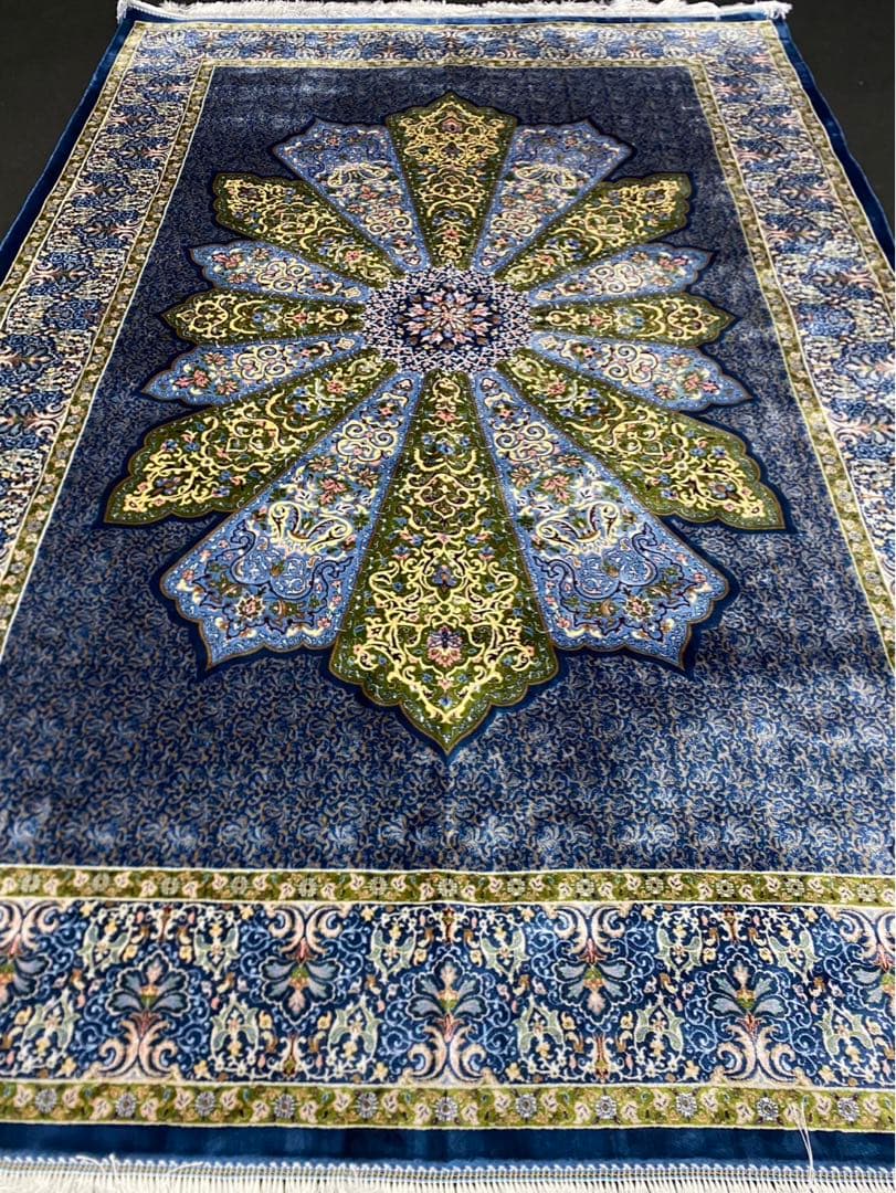 シルク100％　 最高峰225万ノット　イラン産　手織り 高級ペルシャ絨毯