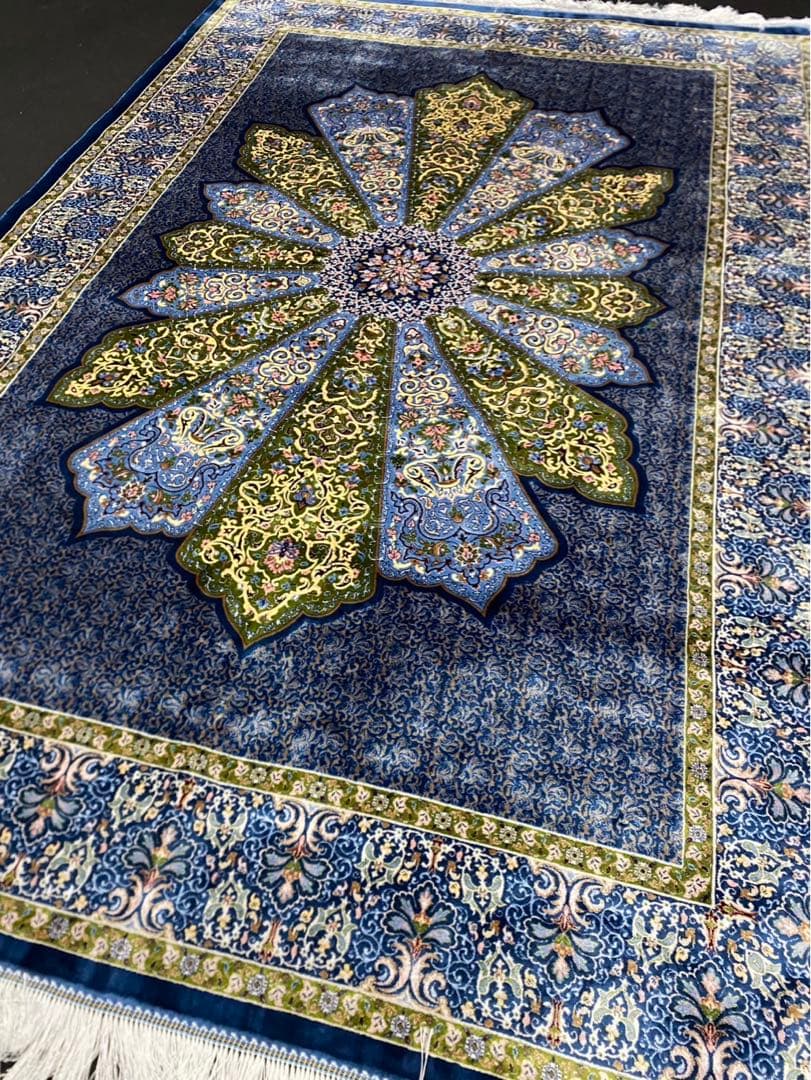 シルク100％　 最高峰225万ノット　イラン産　手織り 高級ペルシャ絨毯