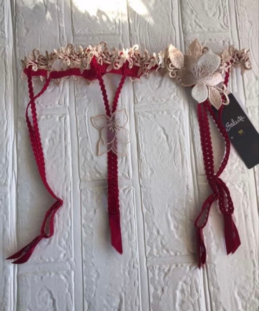 サルート　36グループ　Ｆ70 ガーターベルト　3点