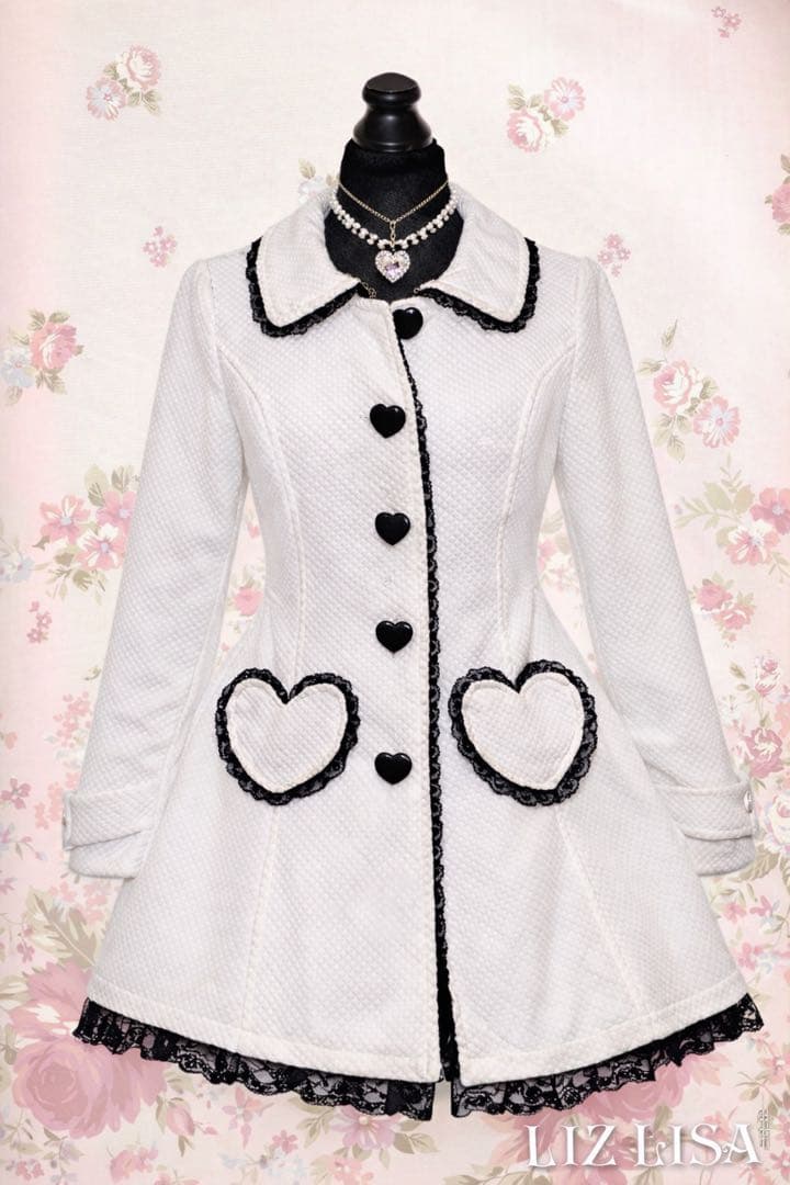 希少　リズリサ トゥララ　白のコート　リボン　レース付き