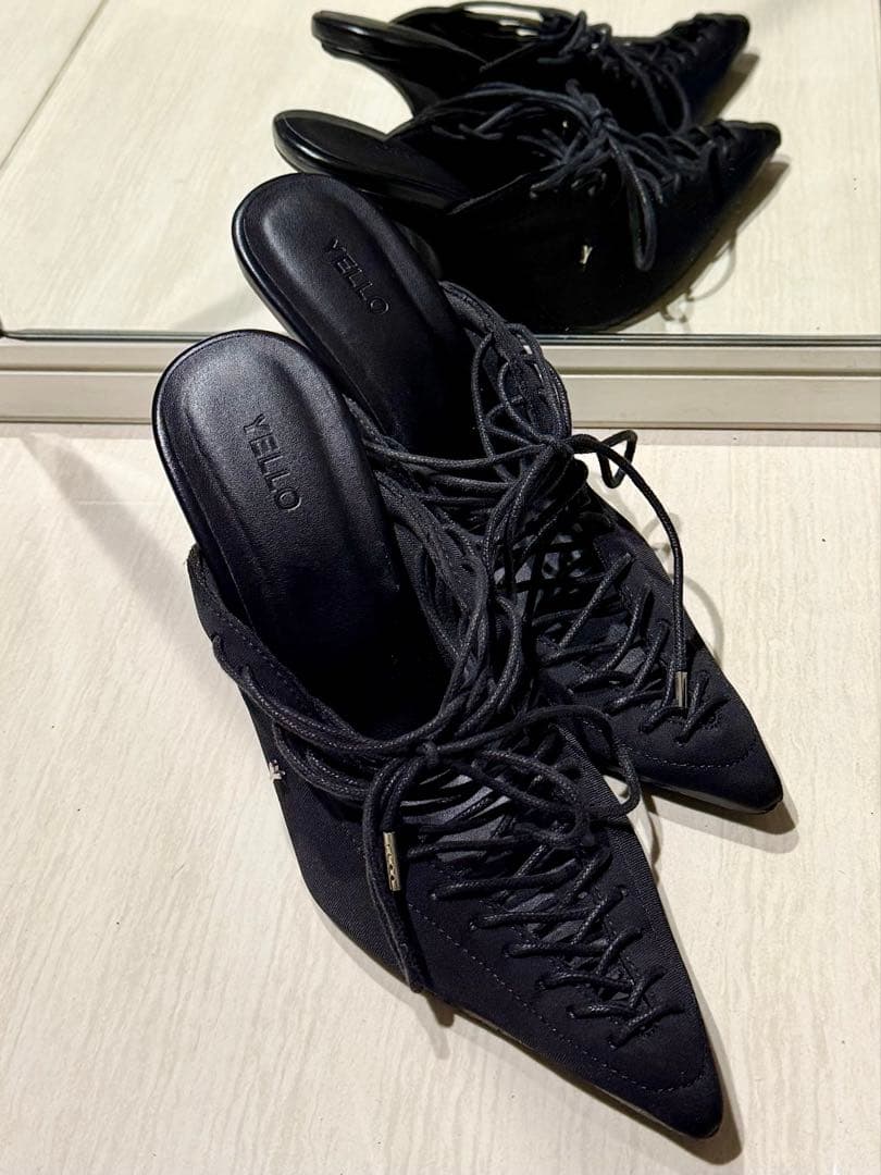 YELLO レースアップヒール