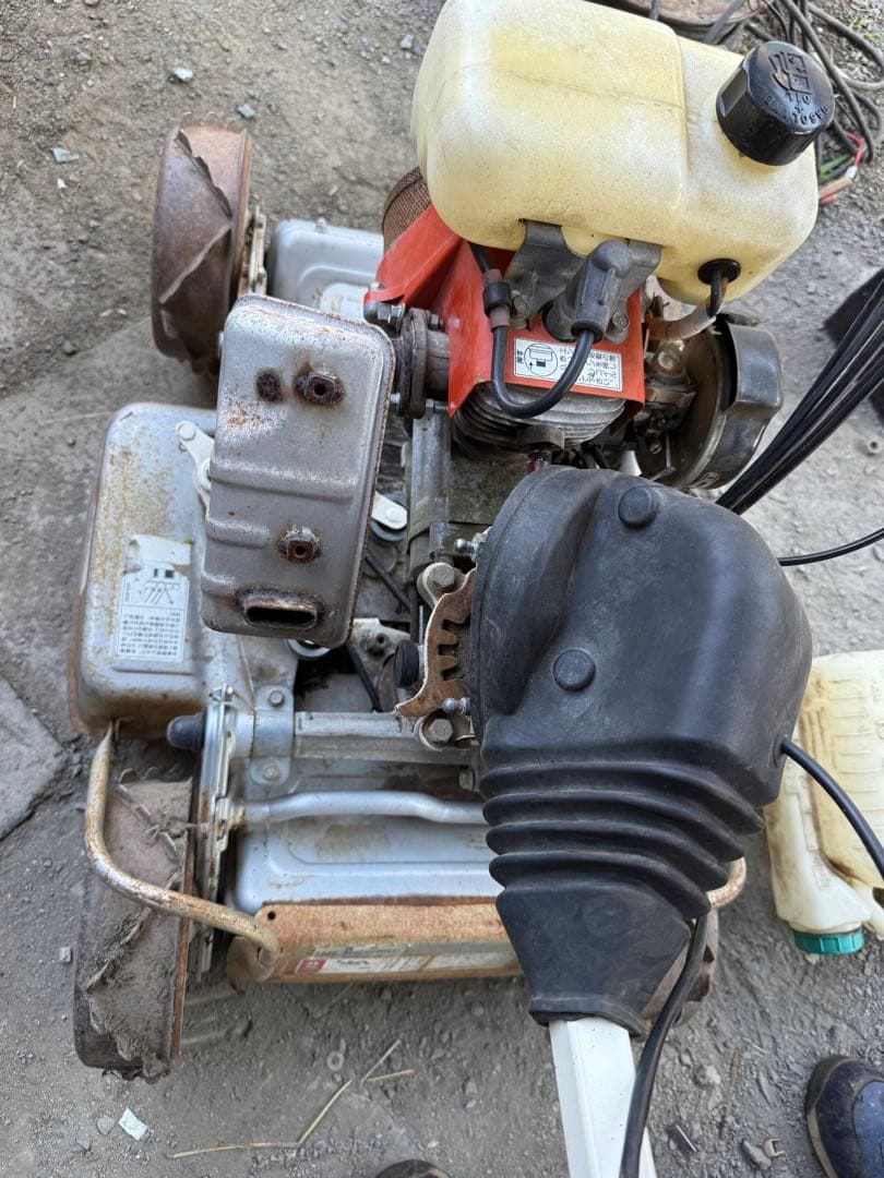 スパイダーモア 4WD 自走式草刈機 SP850