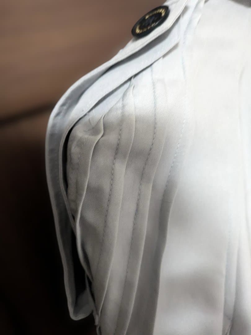 BURBERRY ライトグレー トレンチコート