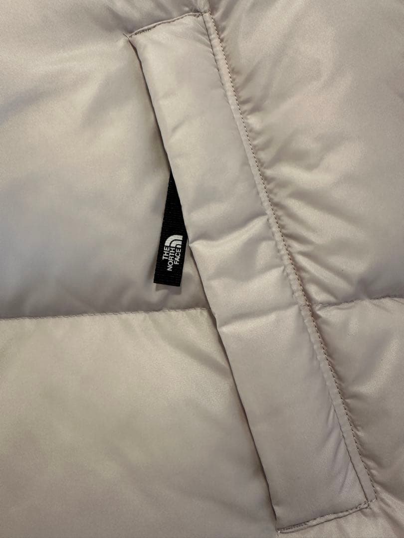 ノースフェイス ヌプシONBallベスト　Mサイズ　新品