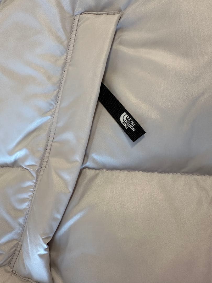 ノースフェイス ヌプシONBallベスト　Mサイズ　新品