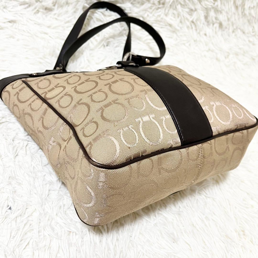 ✨美品✨サルヴァトーレフェラガモ トートバッグ レザー ガンチーニ シルバー金具