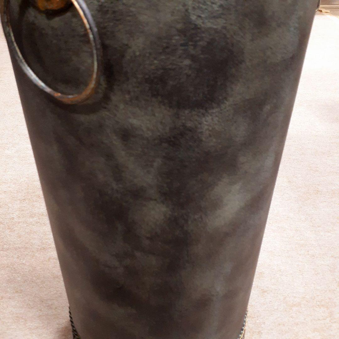 輸入雑貨　アイアン製品　『ライオン飾り付き円筒形傘だて』　アンブレラスタンド