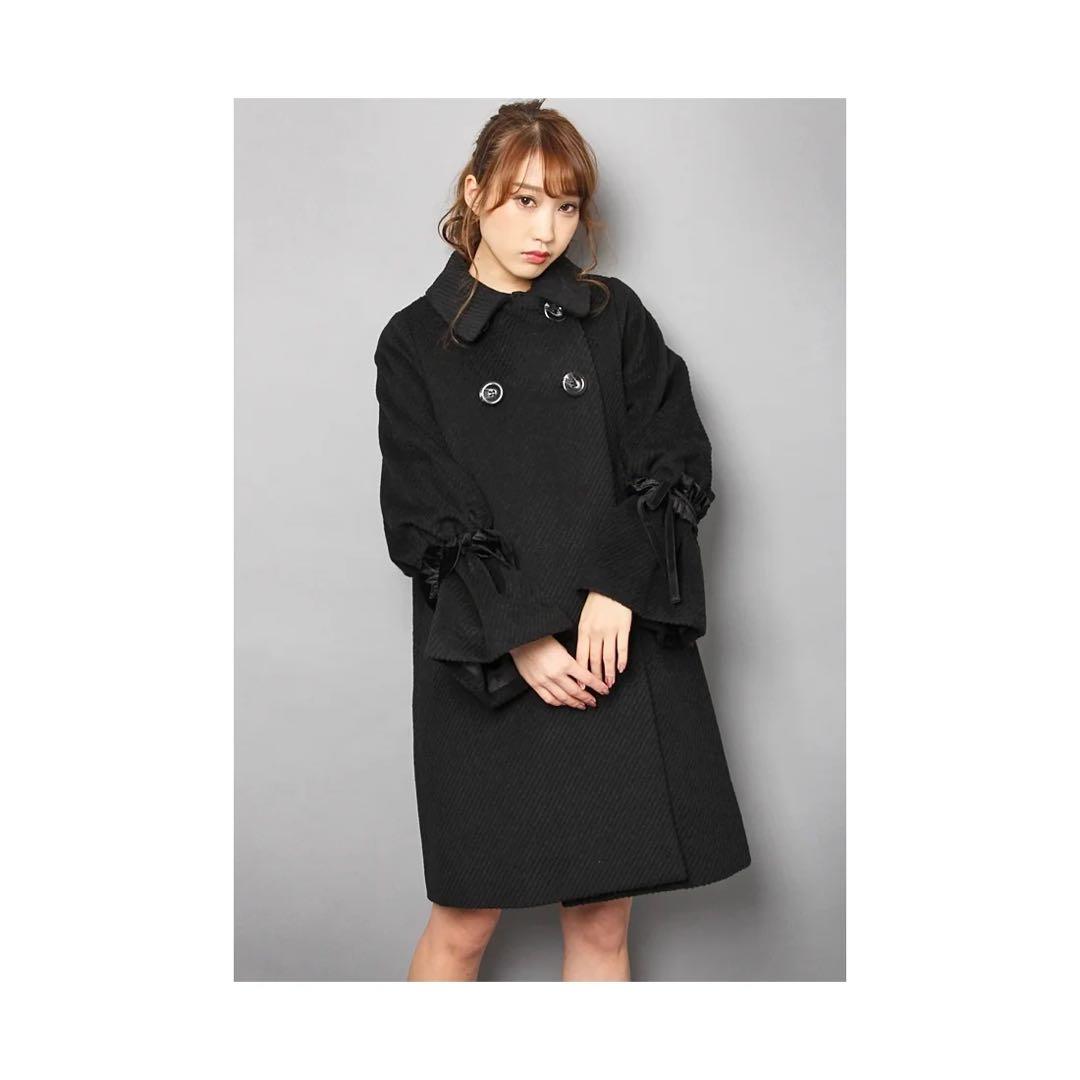 Lily Brown ボリュームスリーブコート ブラック　CANDY STOCK