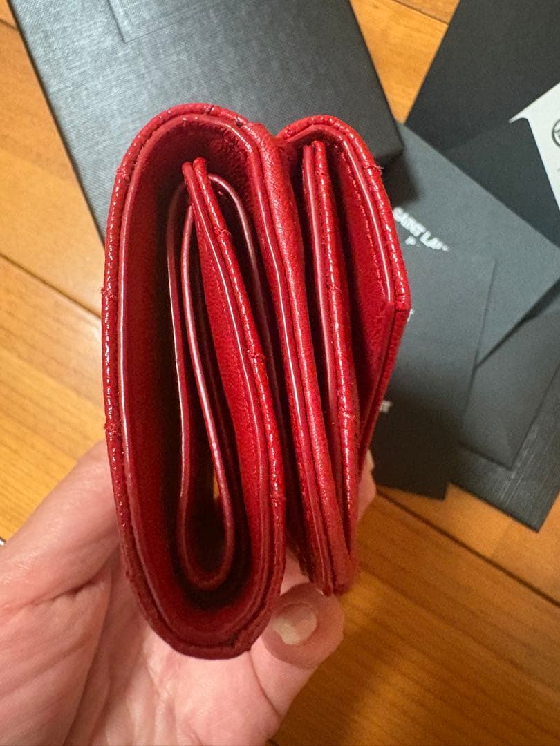 未使用級SAINT LAURENT ミニレザー三つ折り財布カサンドラ