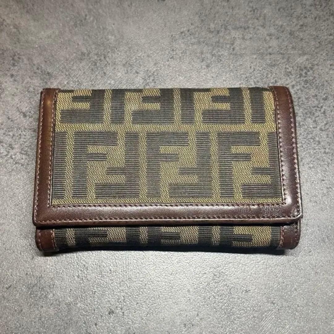 FENDI ズッカ　二つ折り財布　 コンパクトウォレット　コーナージップ
