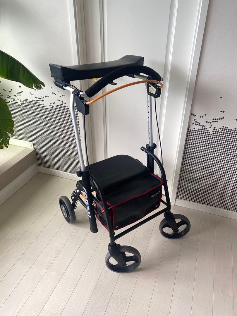 歩行器　コンパルリハモ　抑速ブレーキ付き