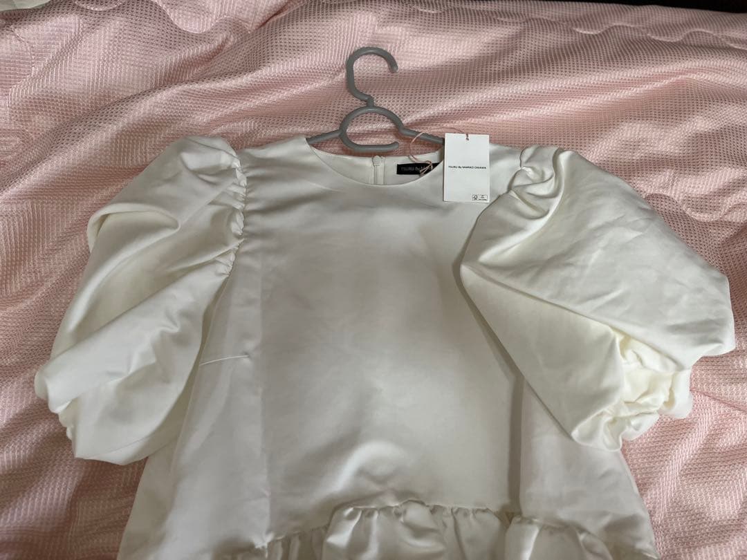 ツルバイマリコオイカワ♡Eleonore ホワイトペプラムトップス