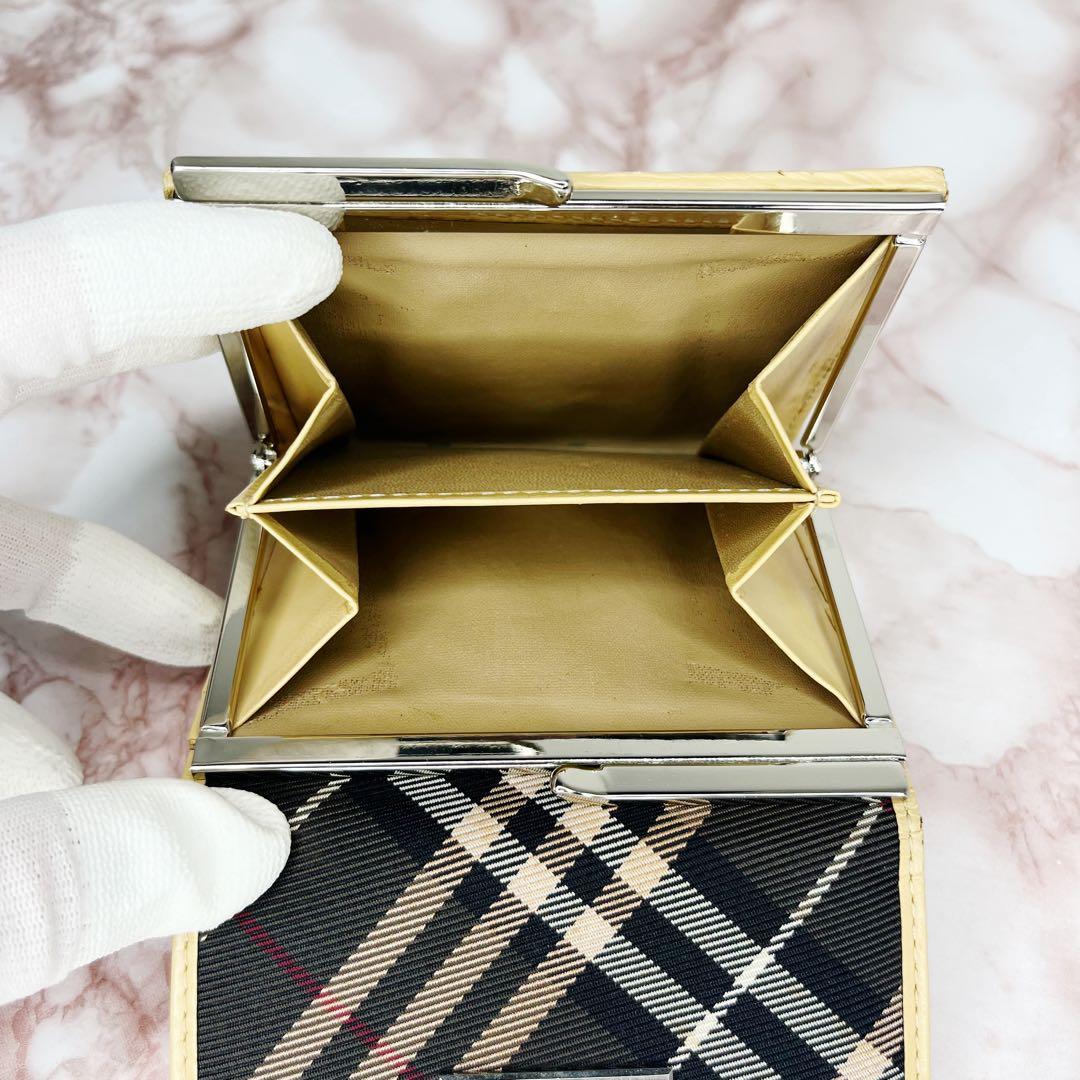 【未使用級】Burberry 二つ折り財布　ガマ口54