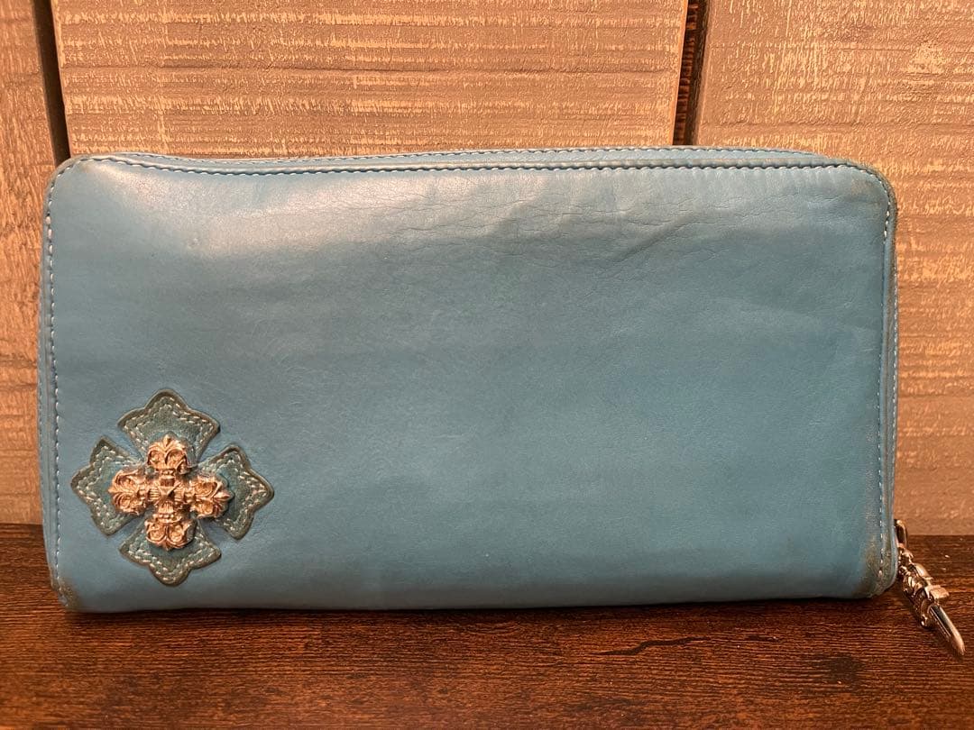 CHROME HEARTS クロムハーツ　水色 レザー 長財布 フラワーモチーフ