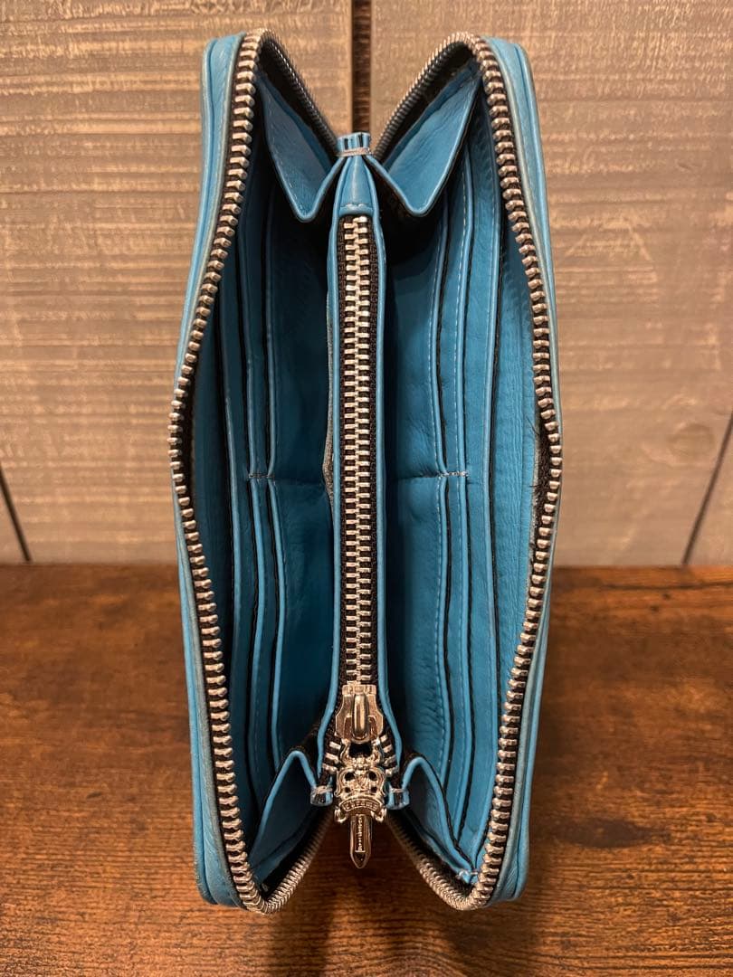 CHROME HEARTS クロムハーツ　水色 レザー 長財布 フラワーモチーフ