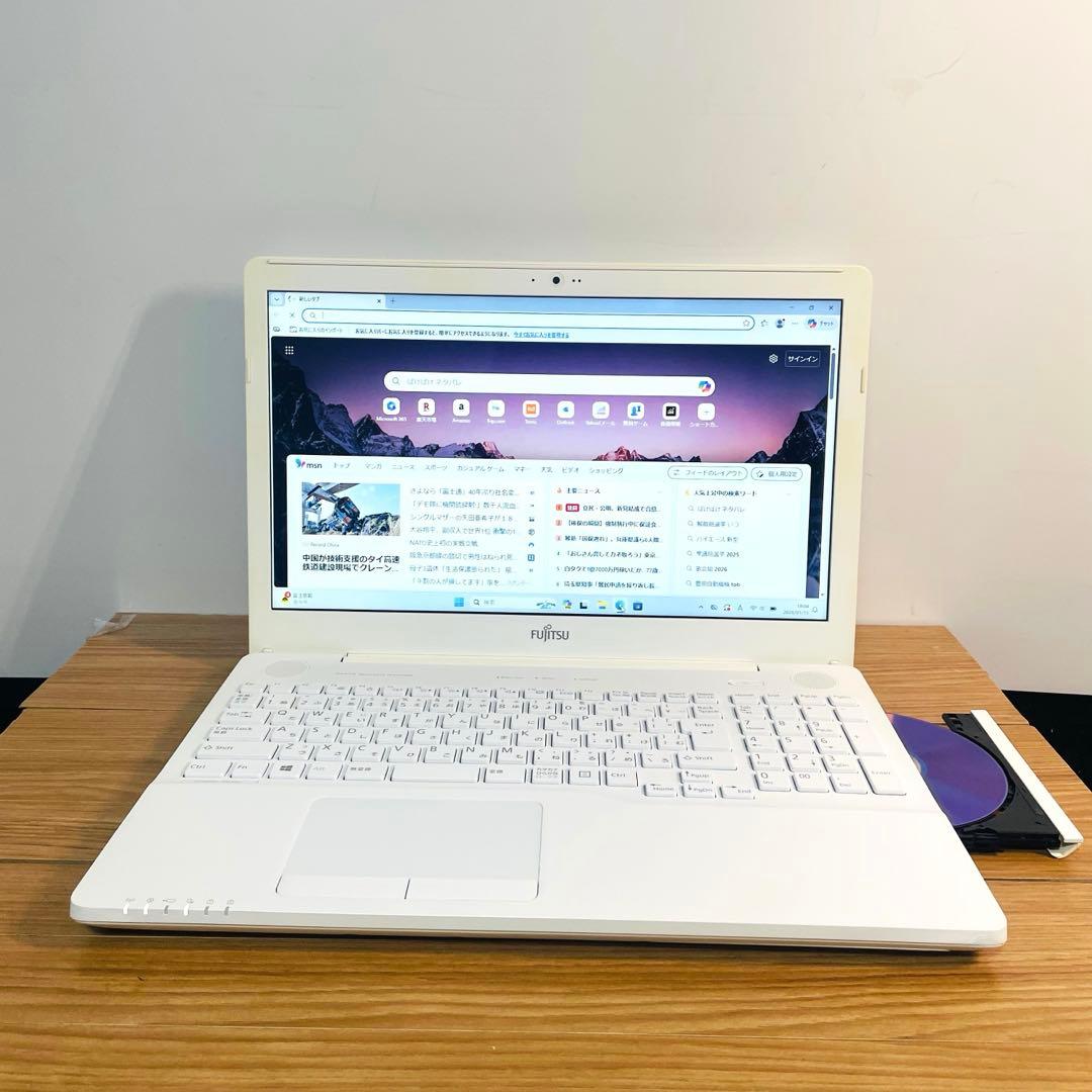 設定済みすぐ使えるホワイトノートSSD256ギガカメラWin11オフィスDVD