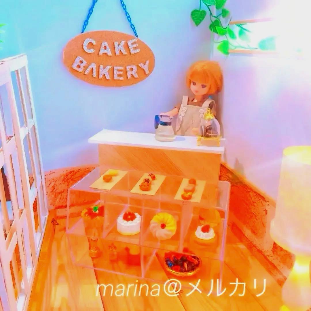 ドールハウス　ケーキ屋さん　ライトつき　ハンドメイド　ケーキ　など　小物付き！
