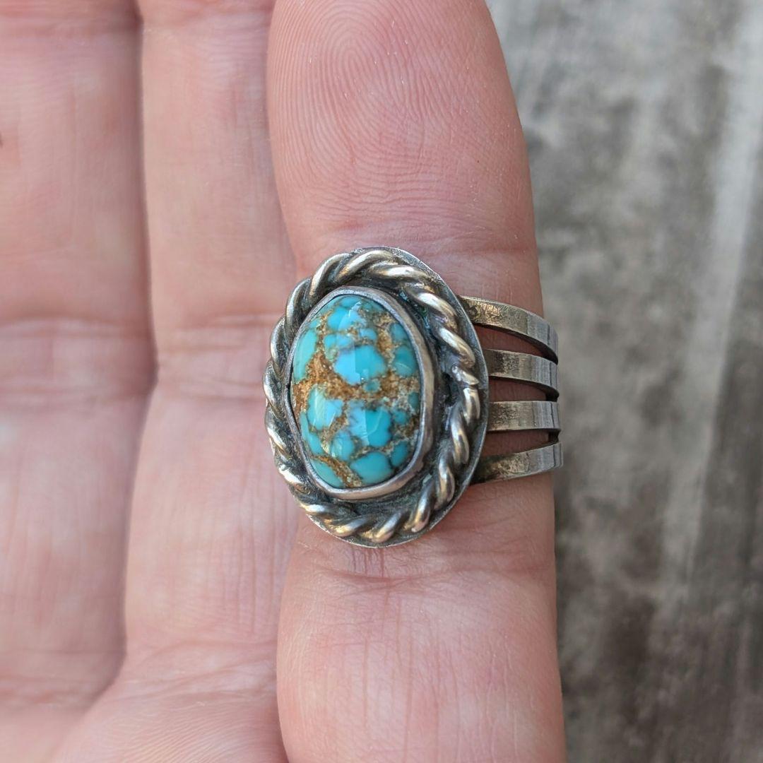 ハンドメイドのターコイズリング　インディアンジュエリー風