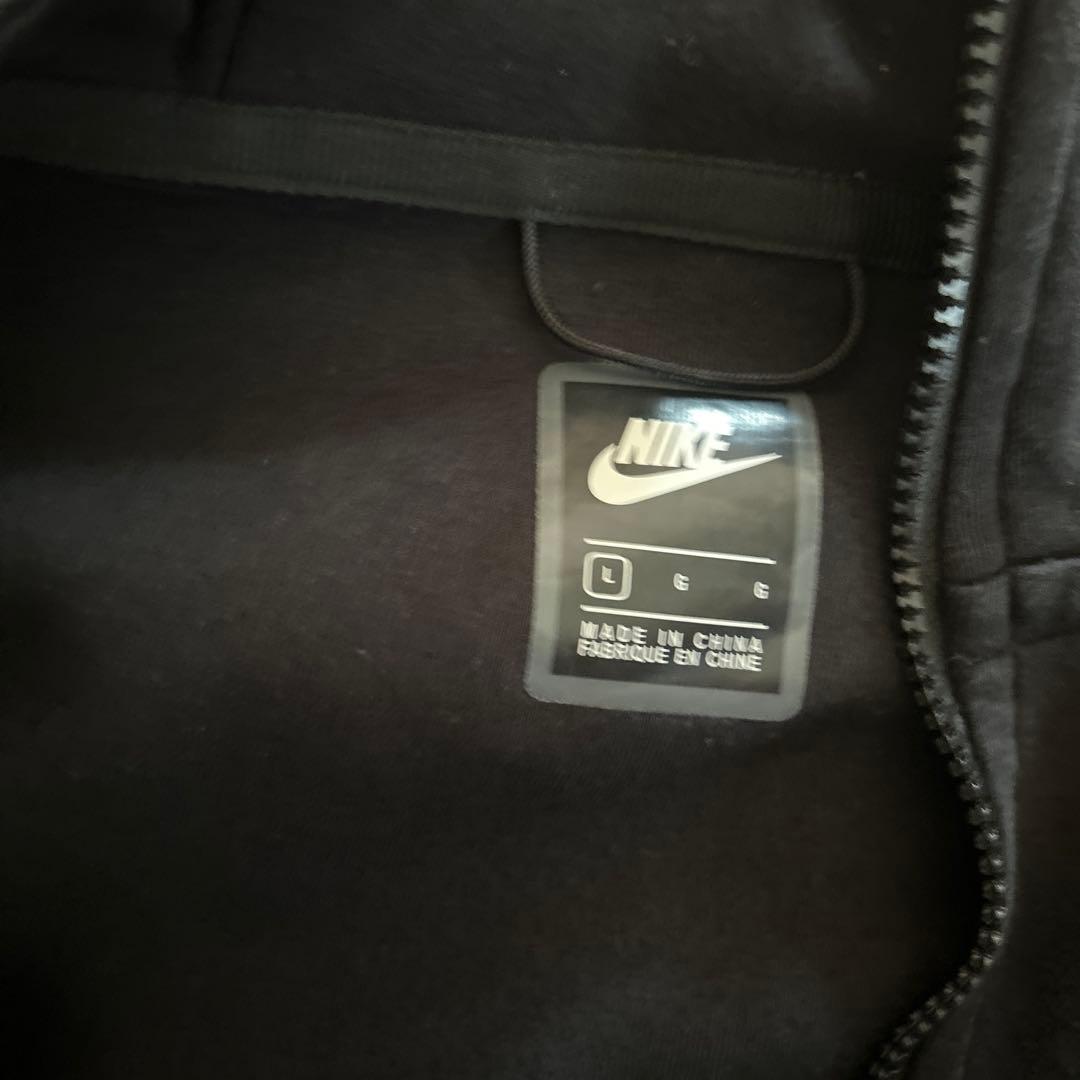 NIKEテックフリース 限定カラー