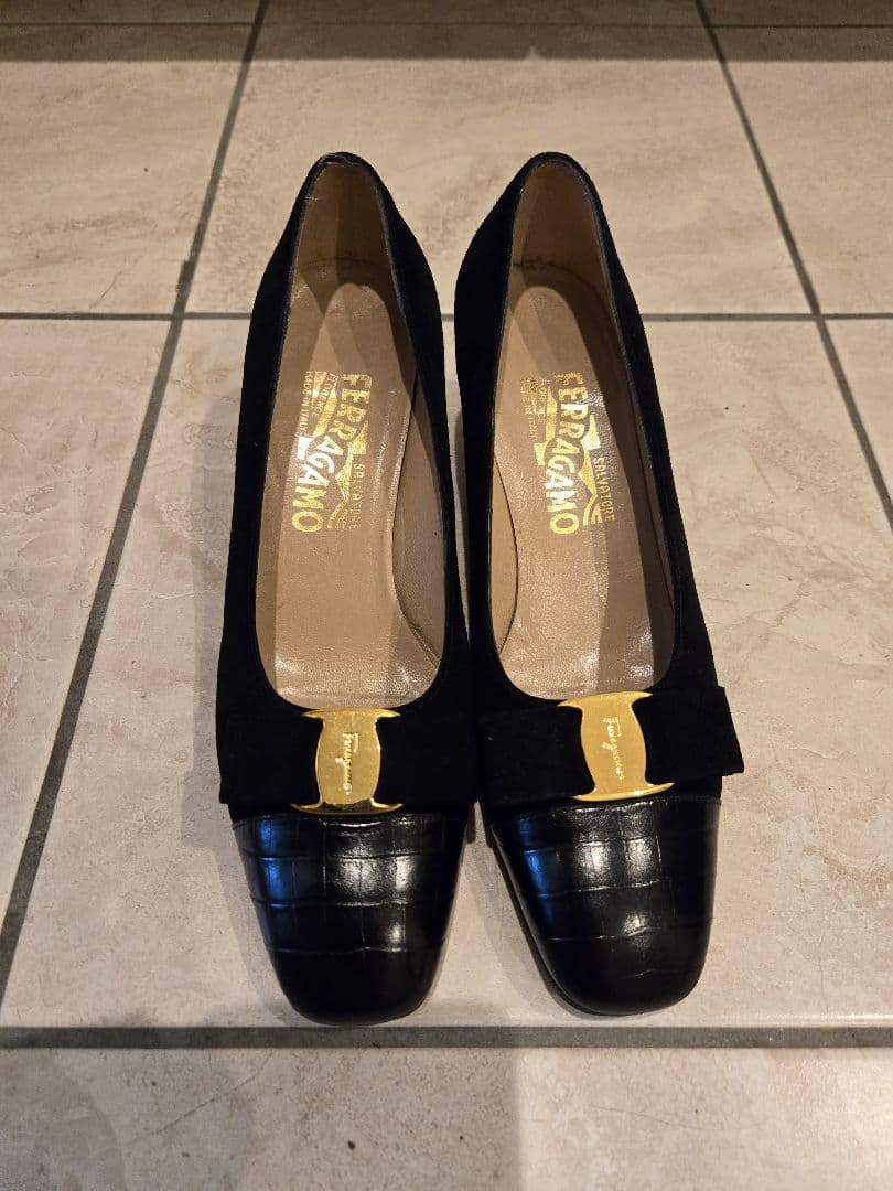 J*y様 Ferragamo ブラック パンプス リボン付き　24㎝