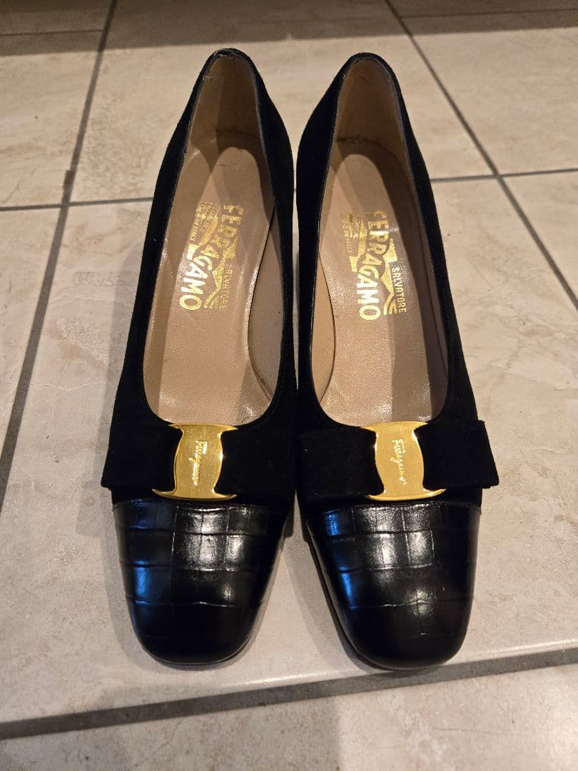 J*y様 Ferragamo ブラック パンプス リボン付き　24㎝