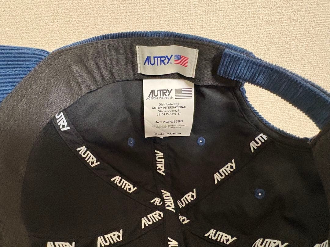 AUTRY ネイビー コーデュロイキャップ