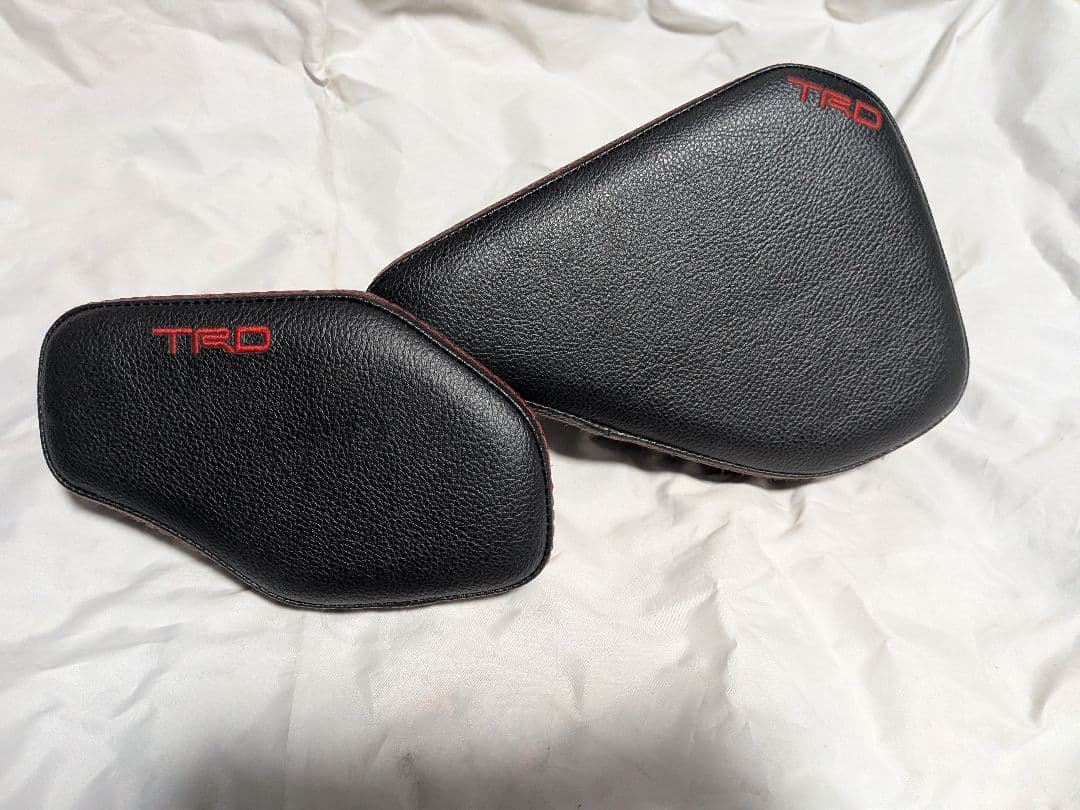 86/BRZ ZN6/ZC6 TRDニーパッド