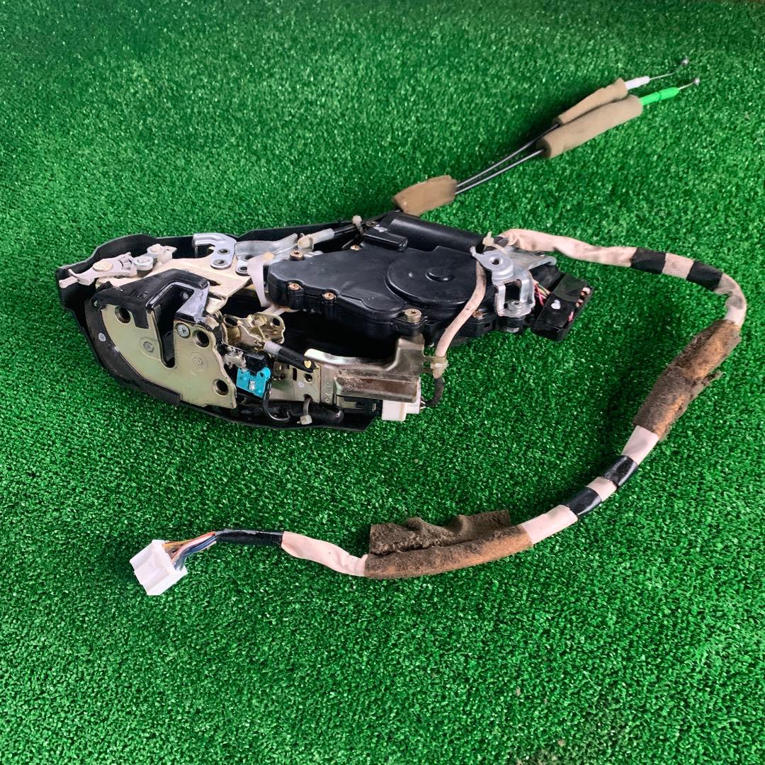 トヨタ　セルシオ　30 31 後期　純正ドアロックアクチュエーター左リア　中古品