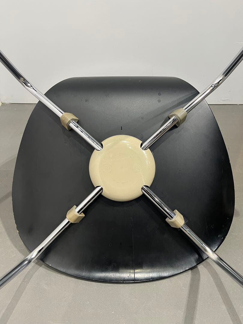 Arne Jacobsen 3108 Lily Chair エイトチェア